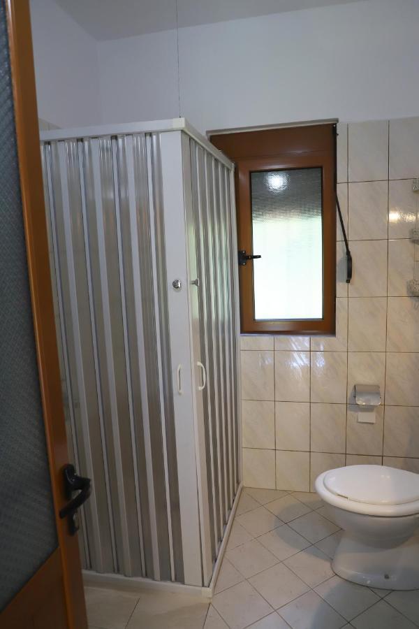 Guest House Bumbli Берат Экстерьер фото